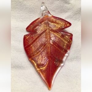 Glass leaf pendant necklace